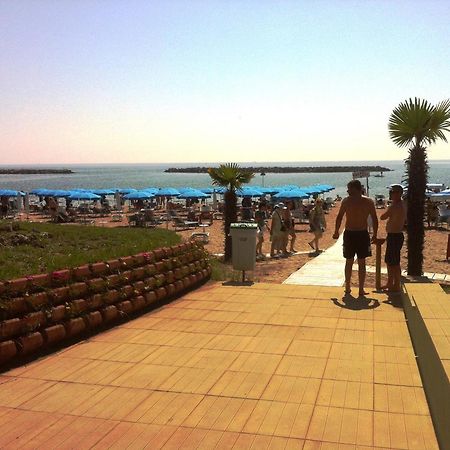 Airone Bianco Residence Village Лидо-делле-Национи Экстерьер фото